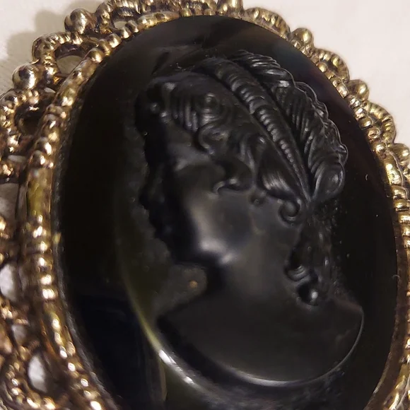 Vintage Silvertone WMAC Black Cameo Brooch / Pendant - Picture 2 of 4